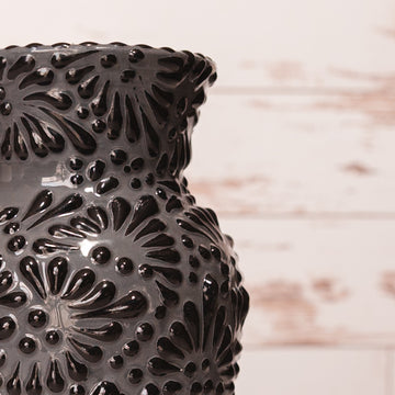 Midnight Elegance Vase - Florero